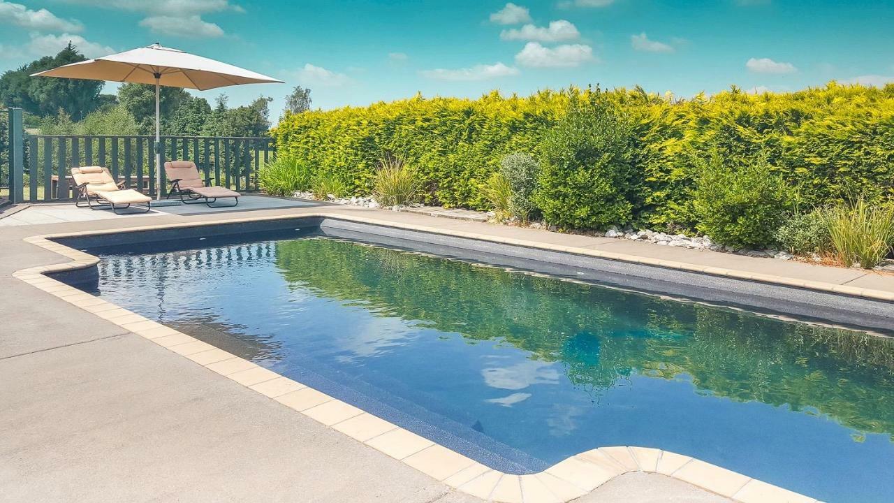Mountviews Glamping- Retro Caravan Getaway Hotel Taupo Exterior photo